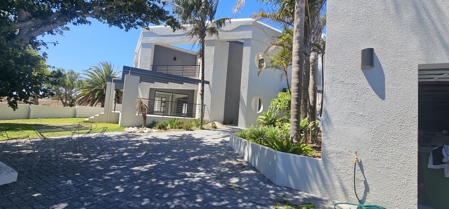 5 Bedroom Property for Sale in Myburgh Park Western Cape